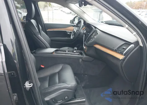 2023 Volvo Xc90 B6 Core z USA, uszkodzony, nr VIN YV4062PV9P1902238